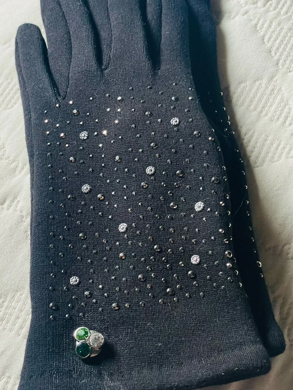Magnolia&Vine mixed glove set with 2 sets of interchangeable snap sets.